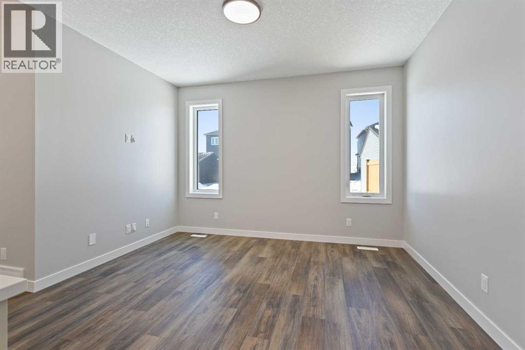 Single Family House for Sale in  Amblefield Heights NW Moraine Calgary 