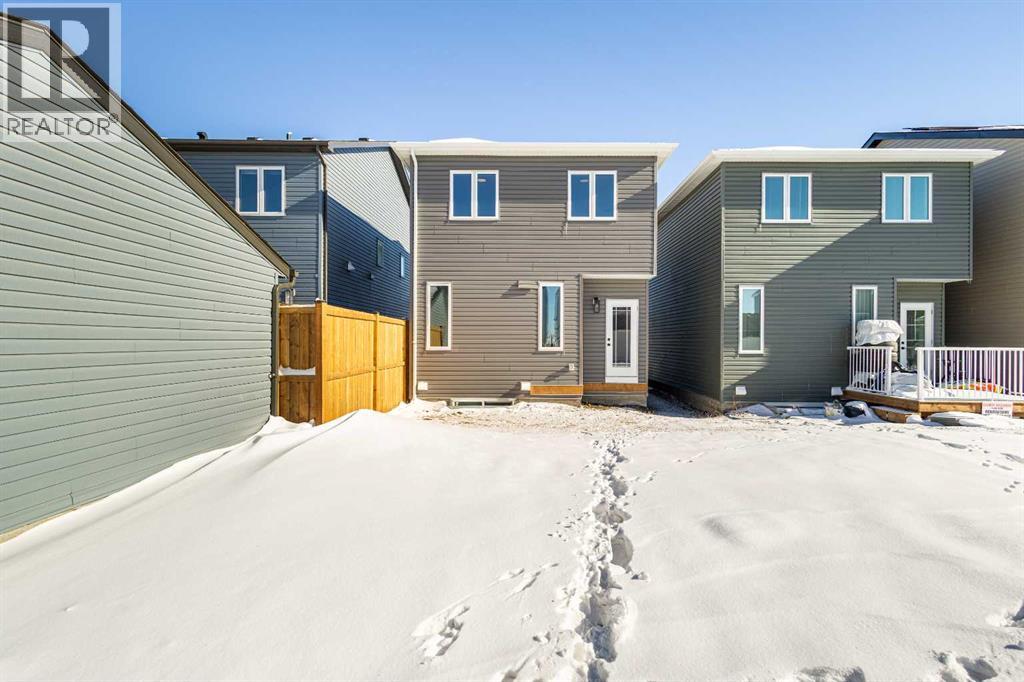 Single Family House for Sale in  Amblefield Heights NW Moraine Calgary 