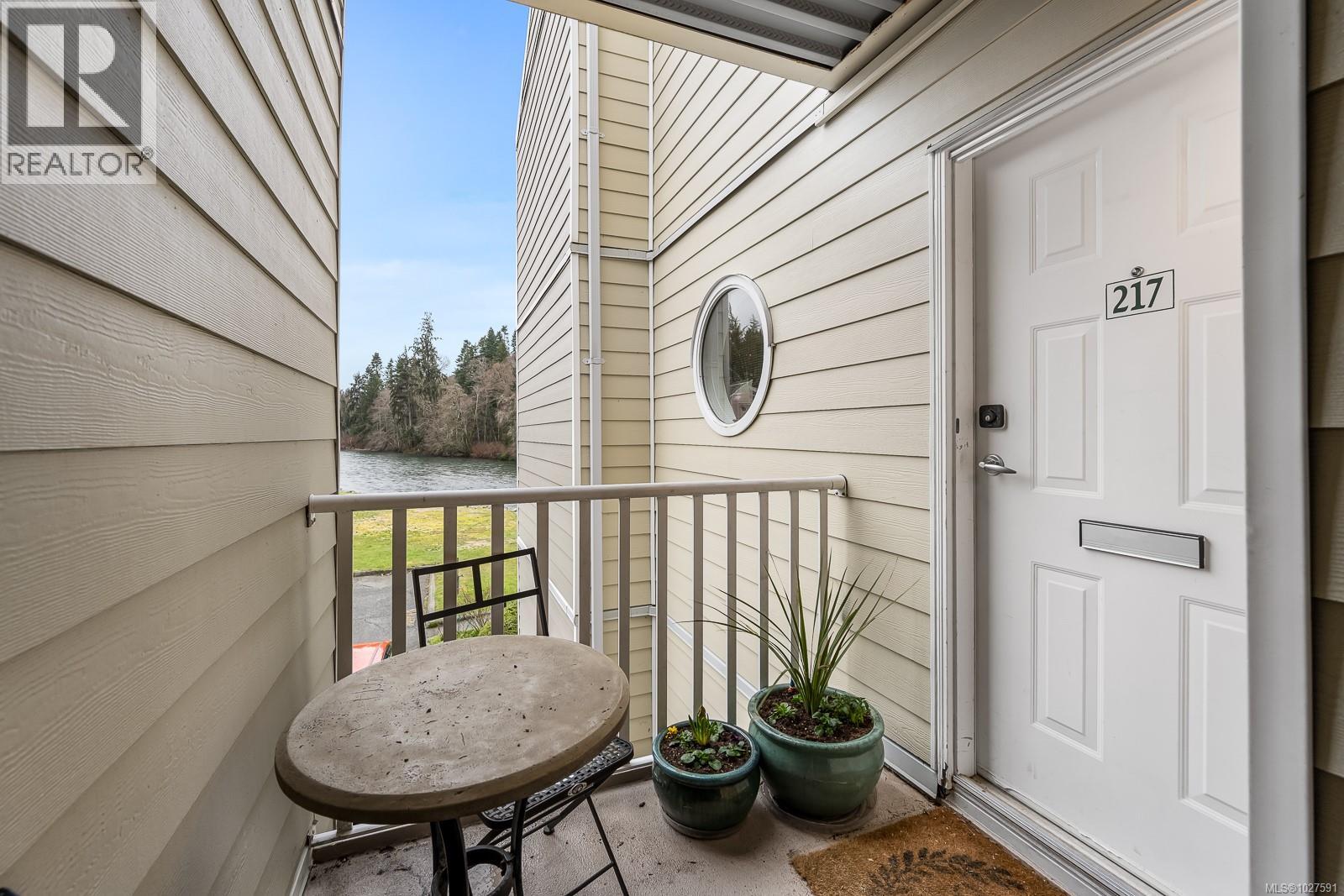 217 205 1st St, Courtenay