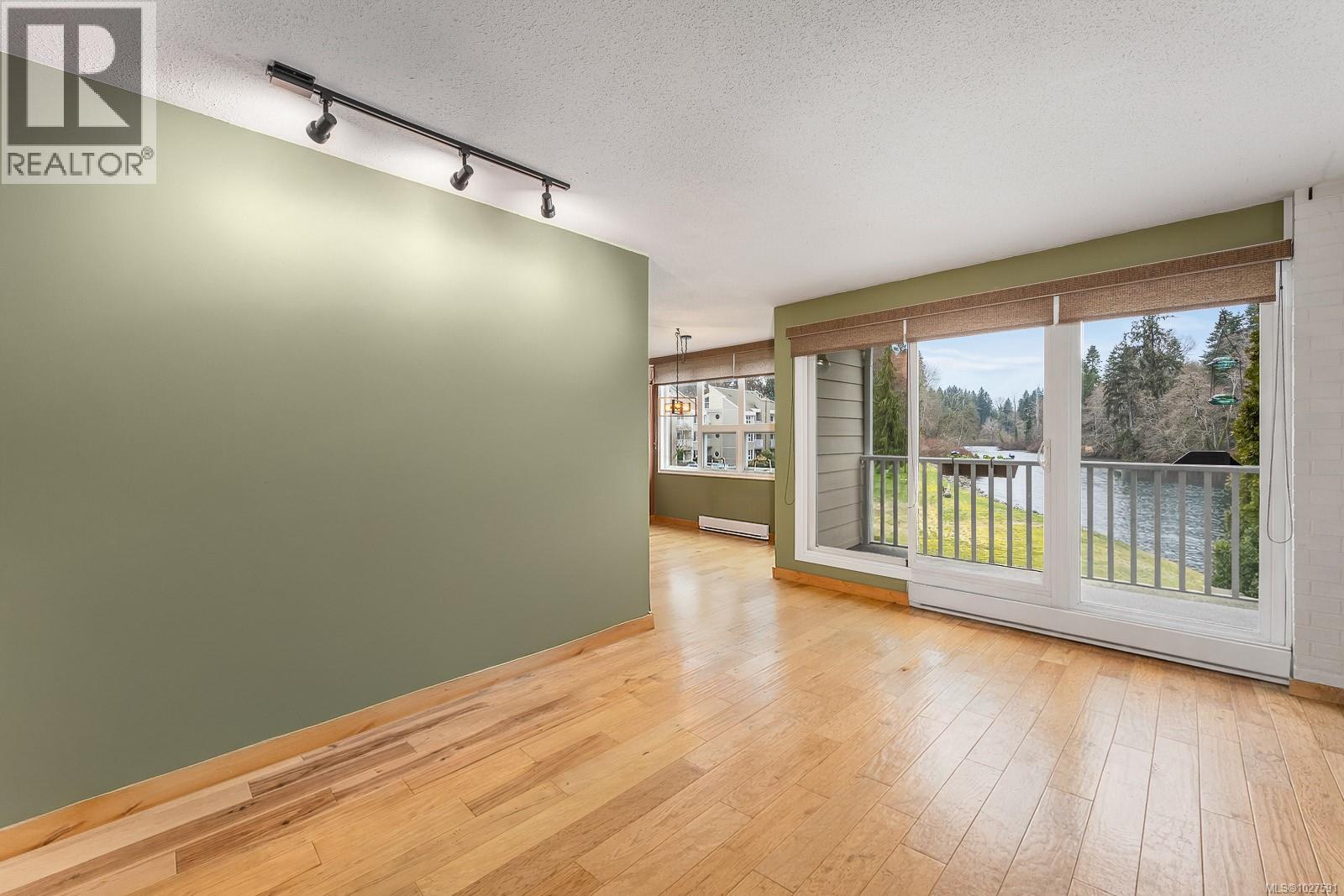 217 205 1st St, Courtenay