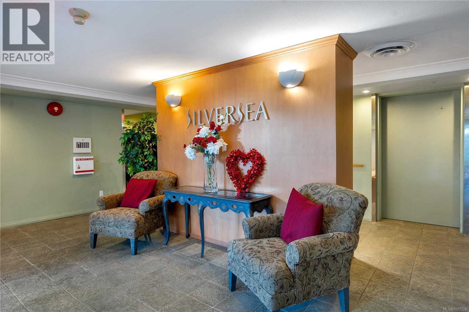 #105 350 ISLAND HWY S - 26