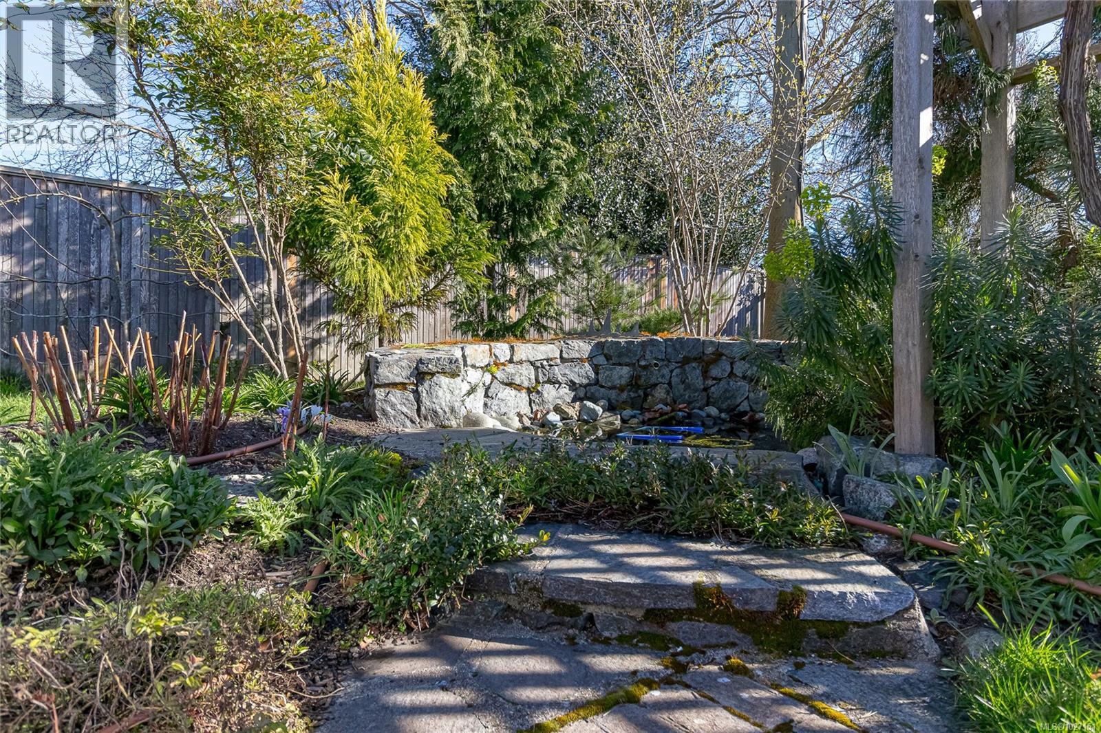 1219 Pembroke St N, Victoria