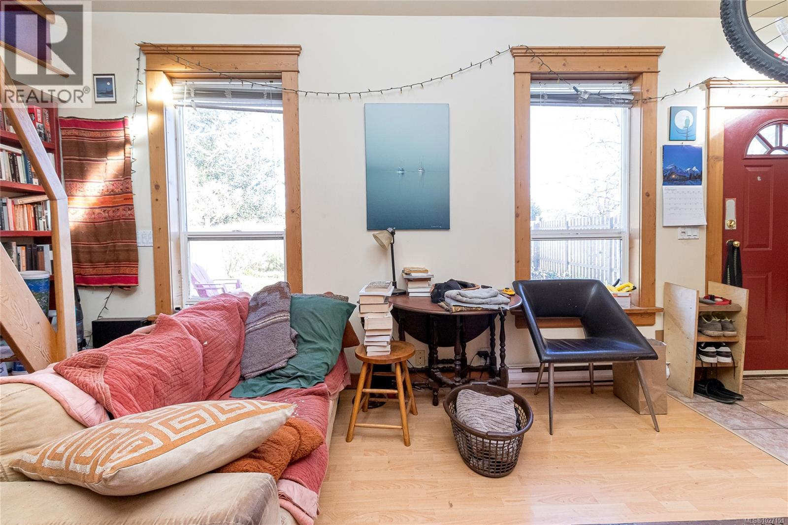 1219 Pembroke St N, Victoria