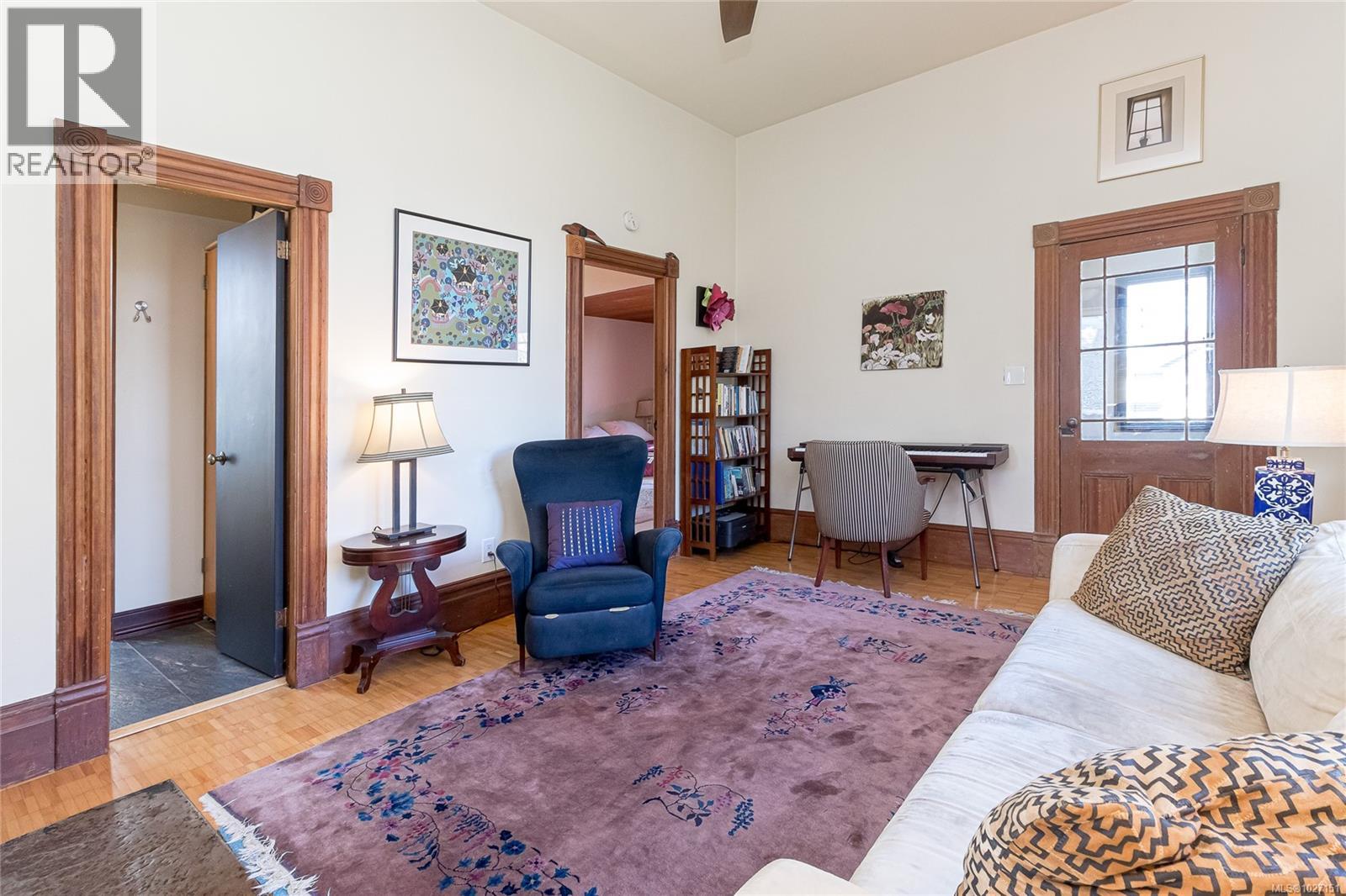 1219 Pembroke St N, Victoria