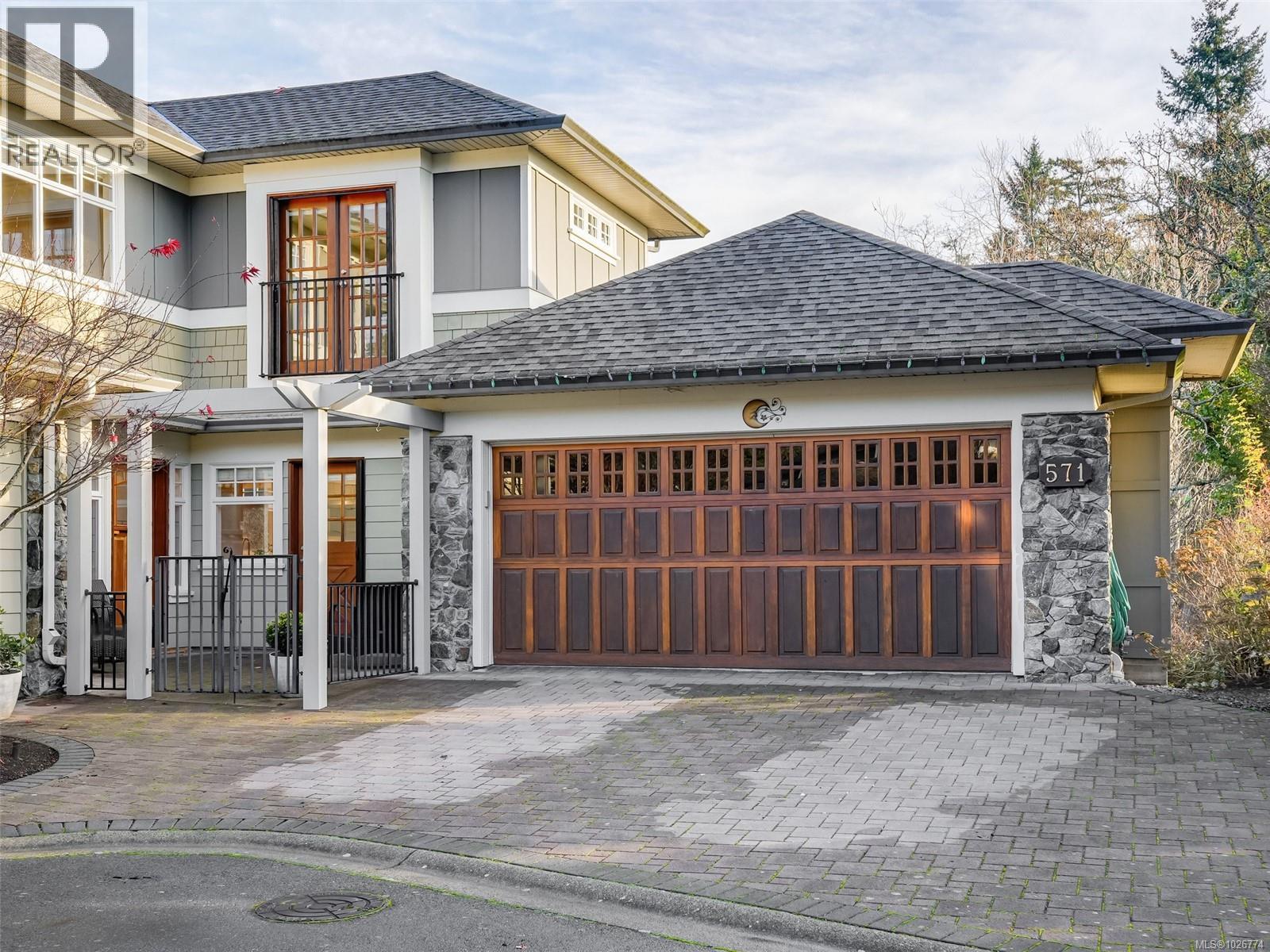  571 Caselton Place, Saanich