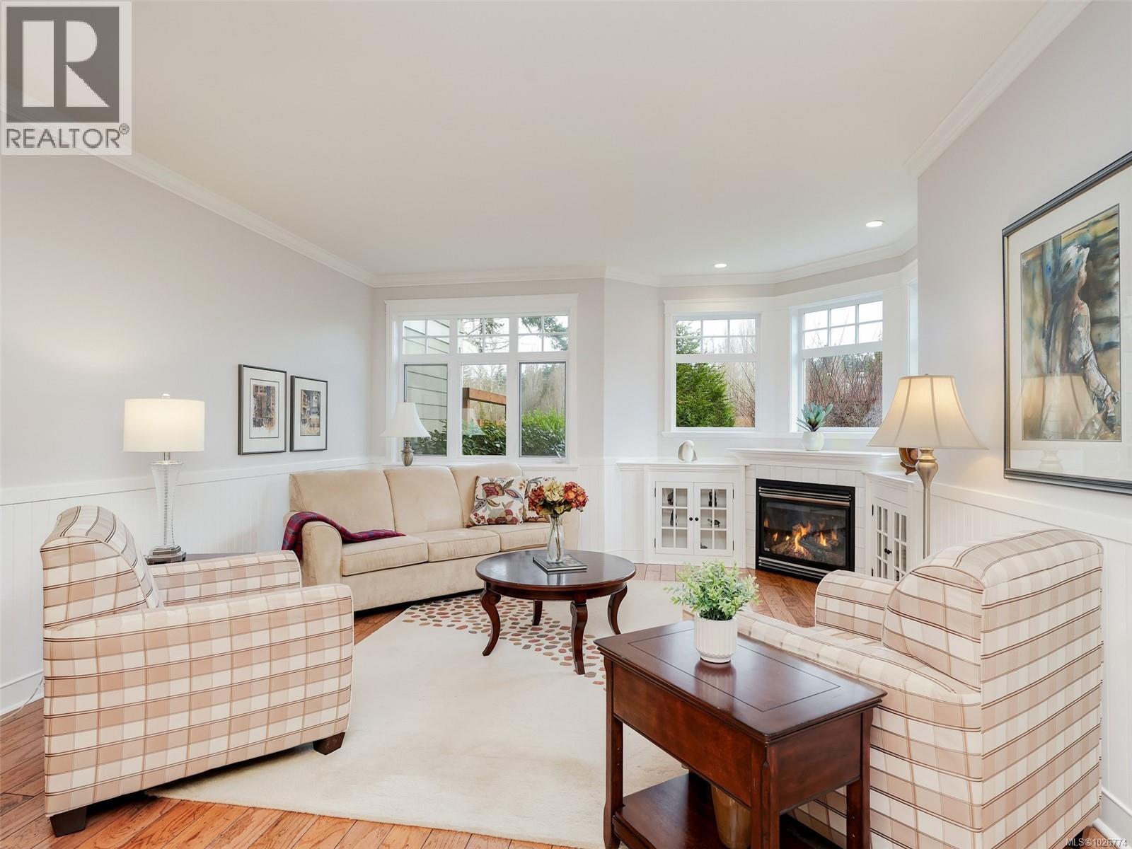  571 Caselton Place, Saanich