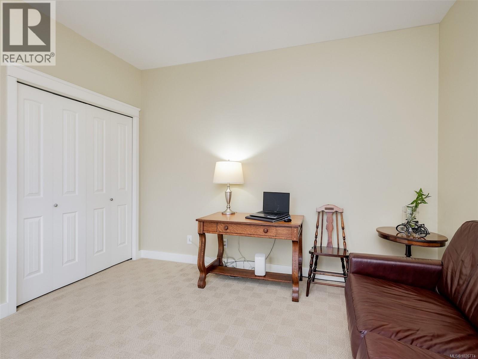  571 Caselton Place, Saanich