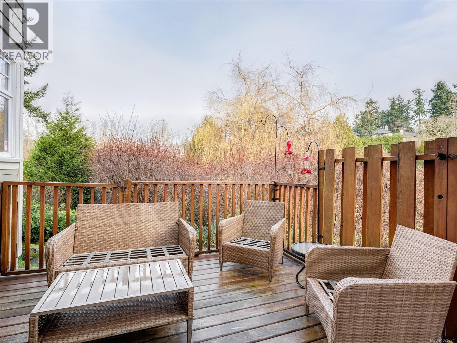  571 Caselton Place, Saanich