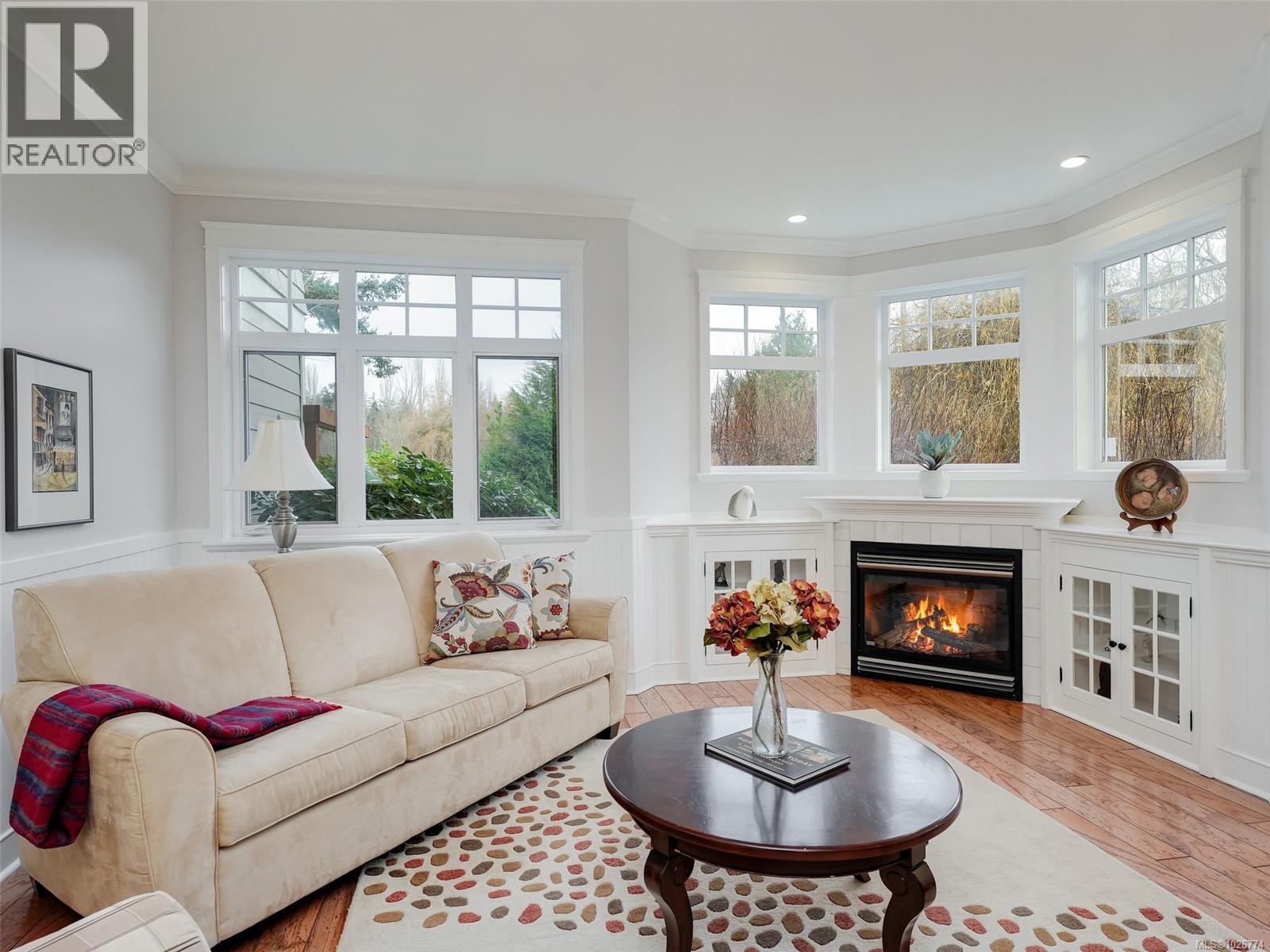  571 Caselton Place, Saanich