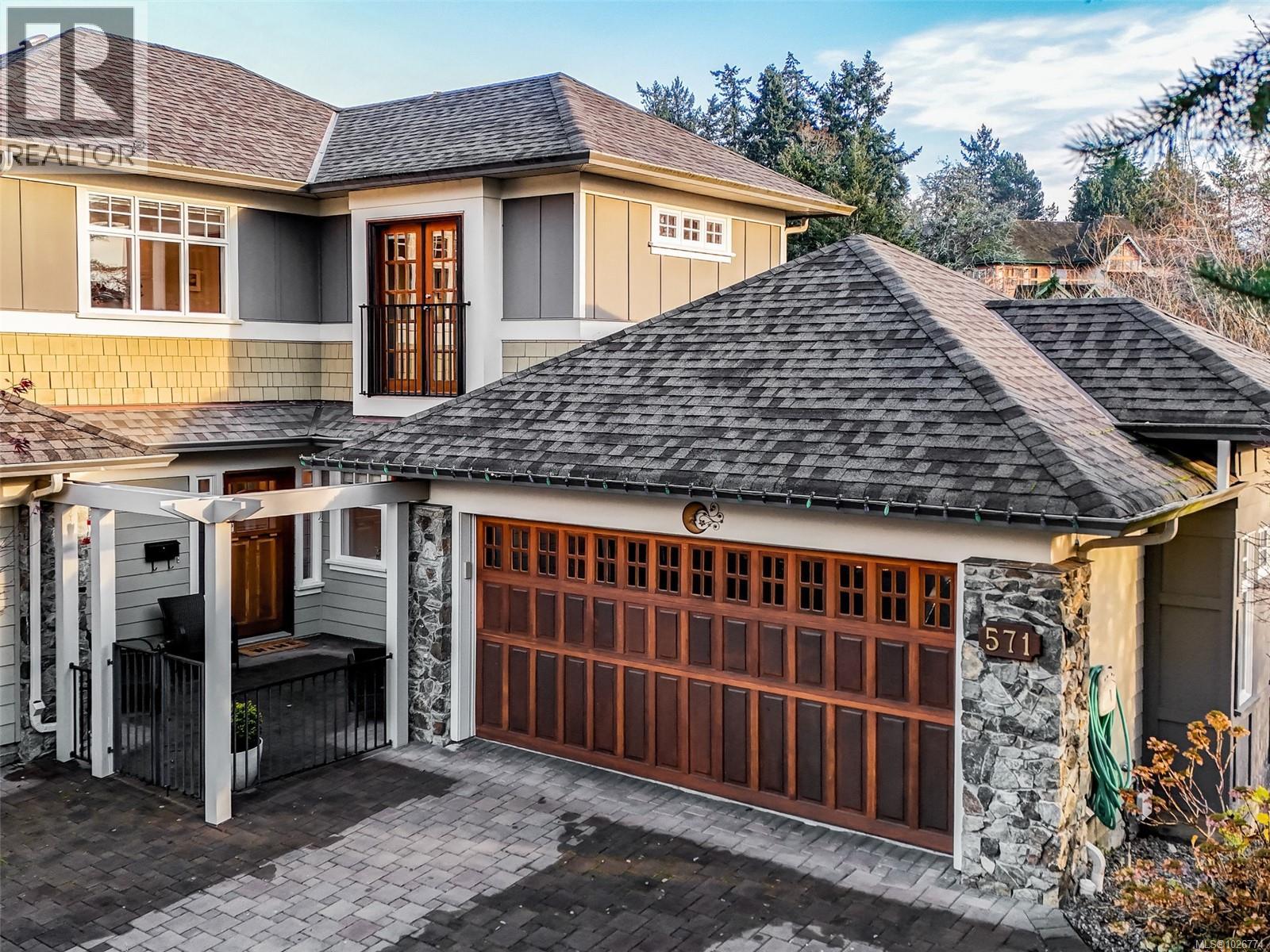  571 Caselton Place, Saanich