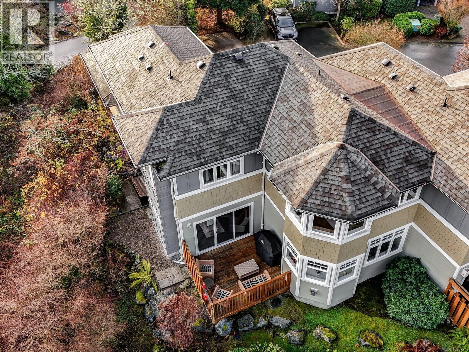  571 Caselton Place, Saanich