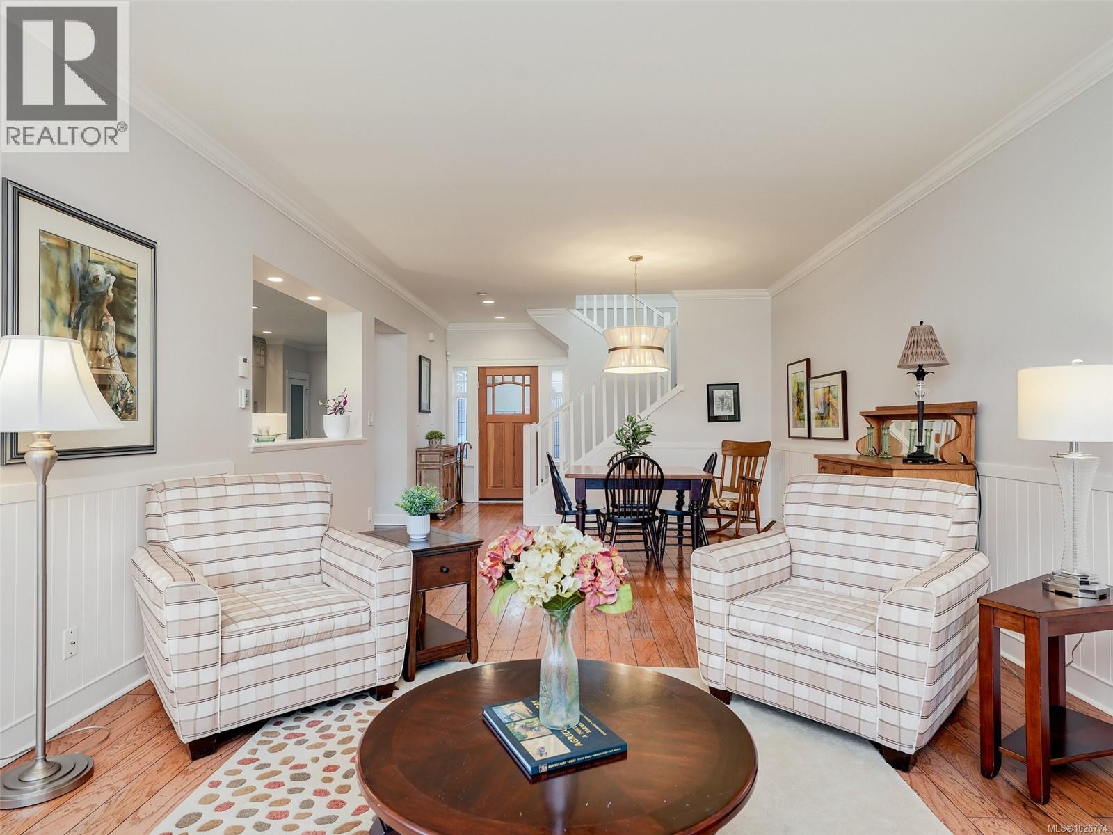  571 Caselton Place, Saanich