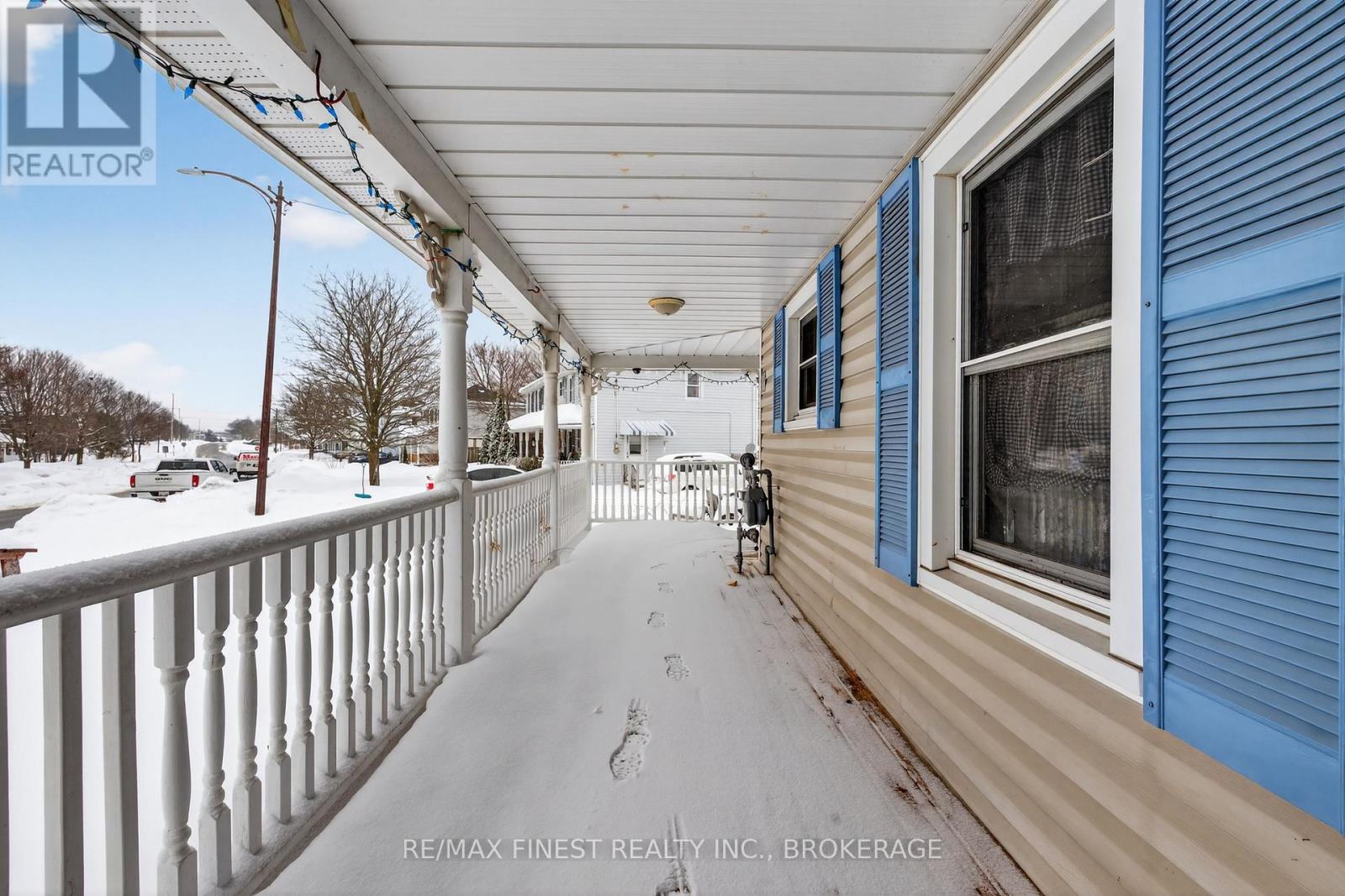 17 LONDON AVENUE - Photo 4 of 34, Prince Edward County (Hallowell), Ontario