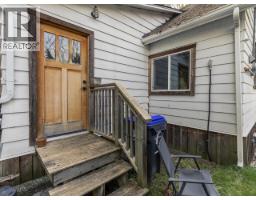 4404 Sunshine Coast Highway, Sechelt, BC V7Z0B1 Photo 11
