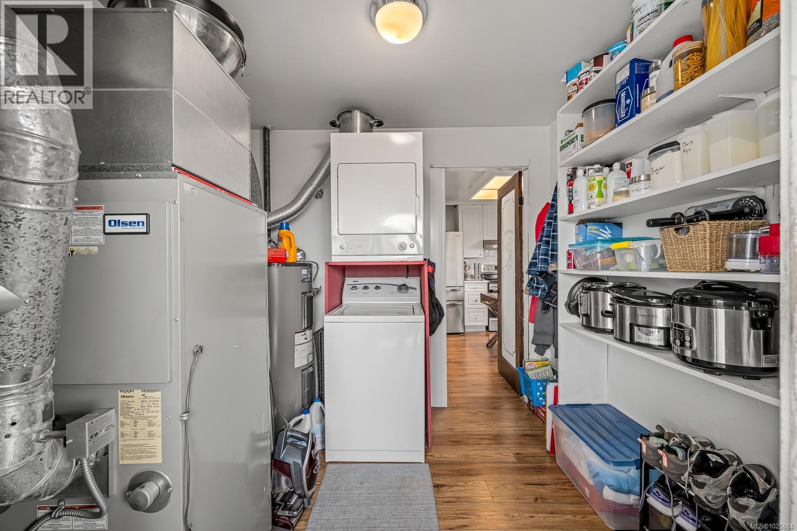 951 Dogwood St - 23