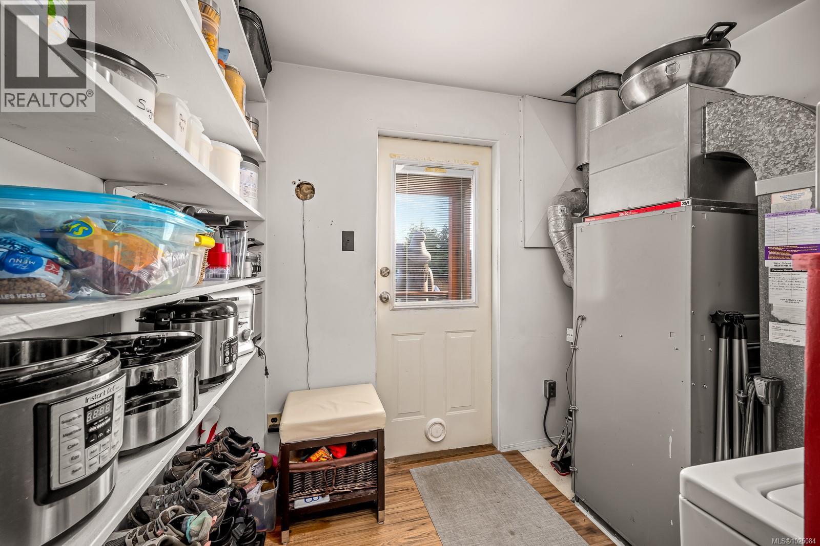 951 Dogwood St - 22