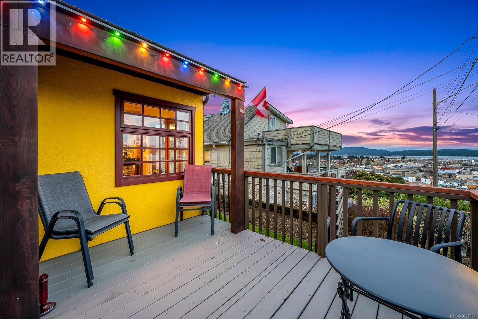 951 Dogwood St - 7