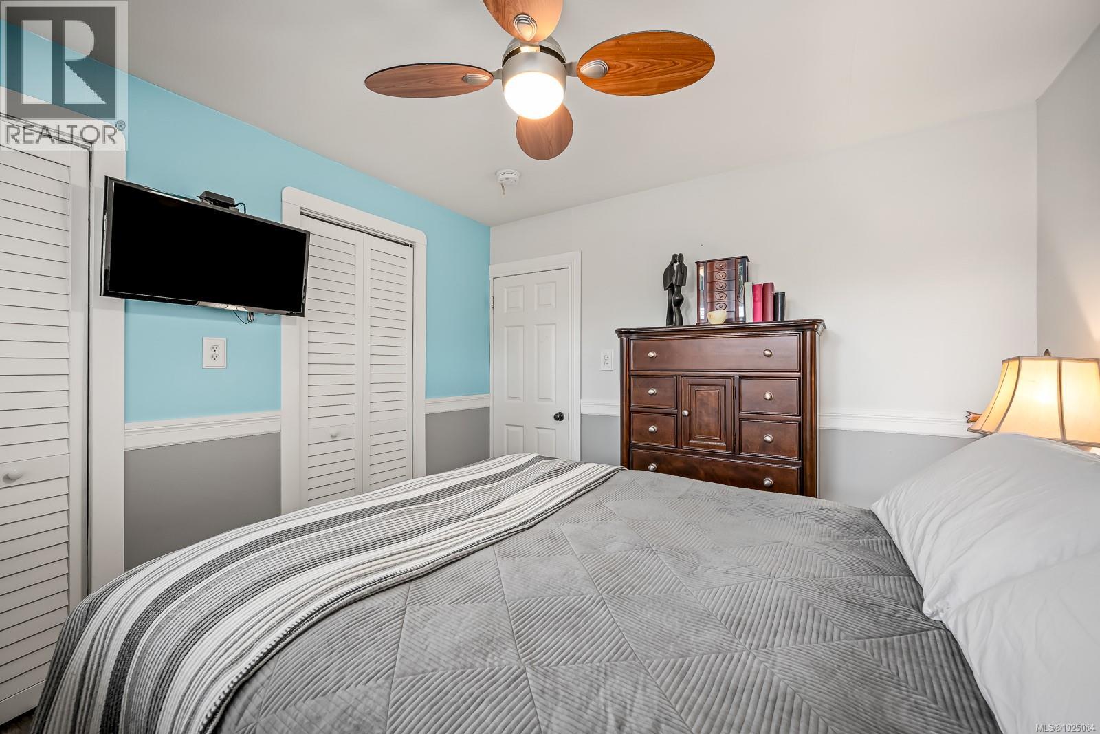 951 Dogwood St - 32
