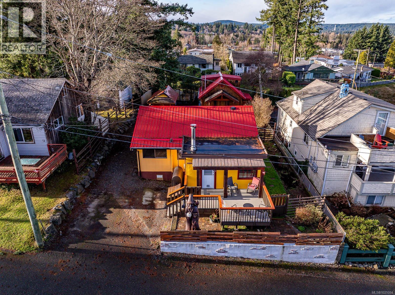951 Dogwood St - 16