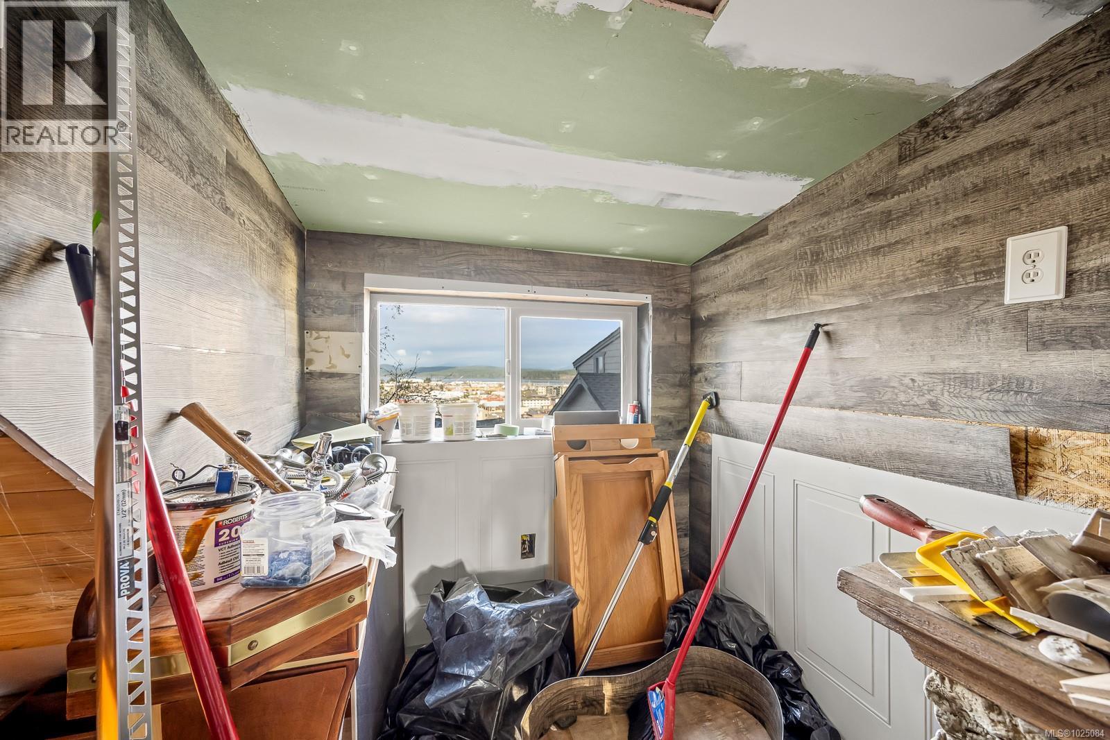 951 Dogwood St - 50