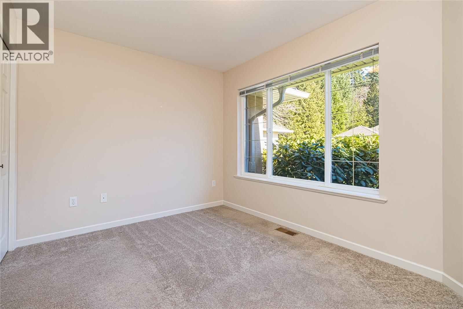 #9 850 ARBUTUS ST - 33