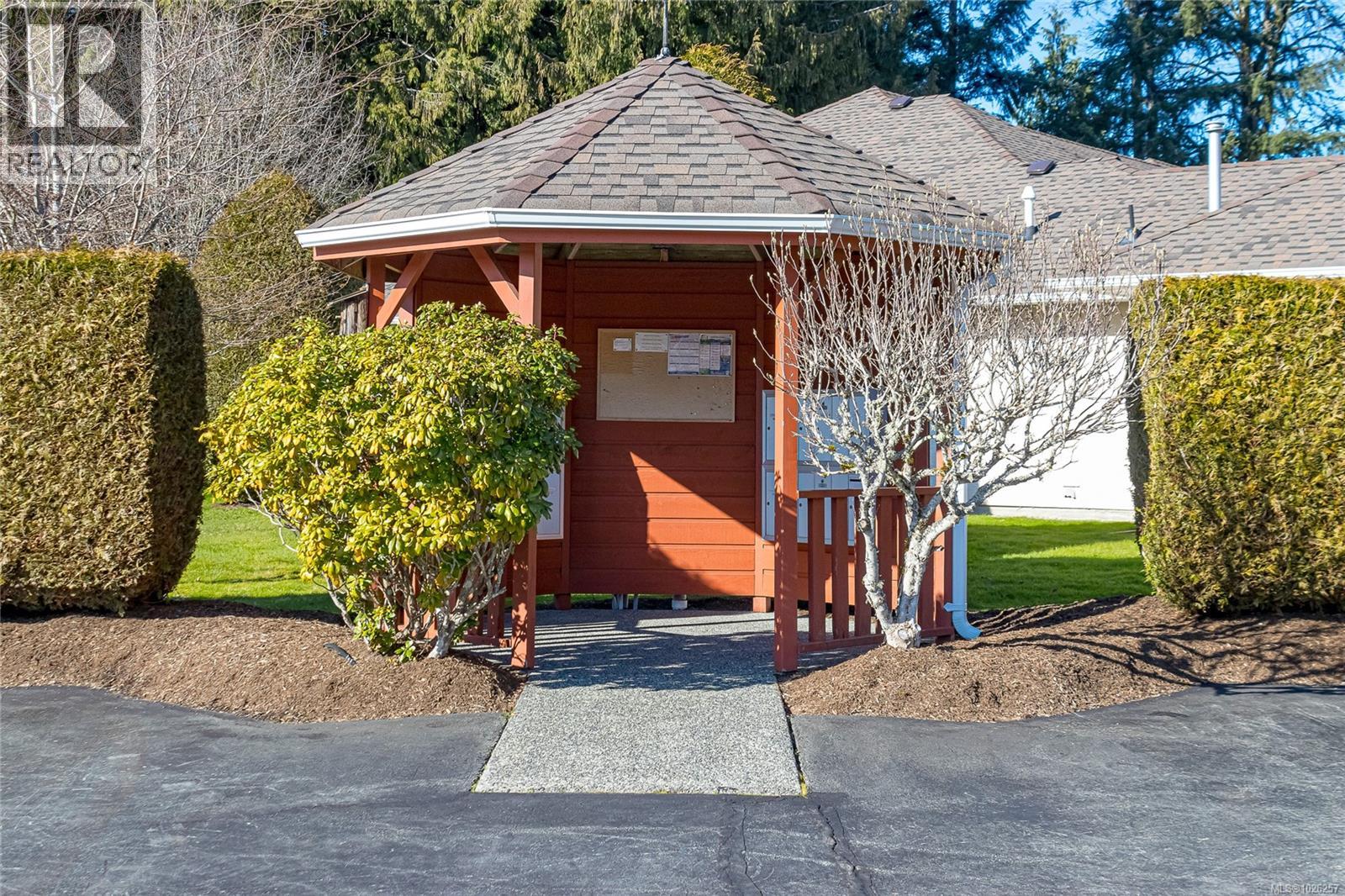 #9 850 ARBUTUS ST - 23