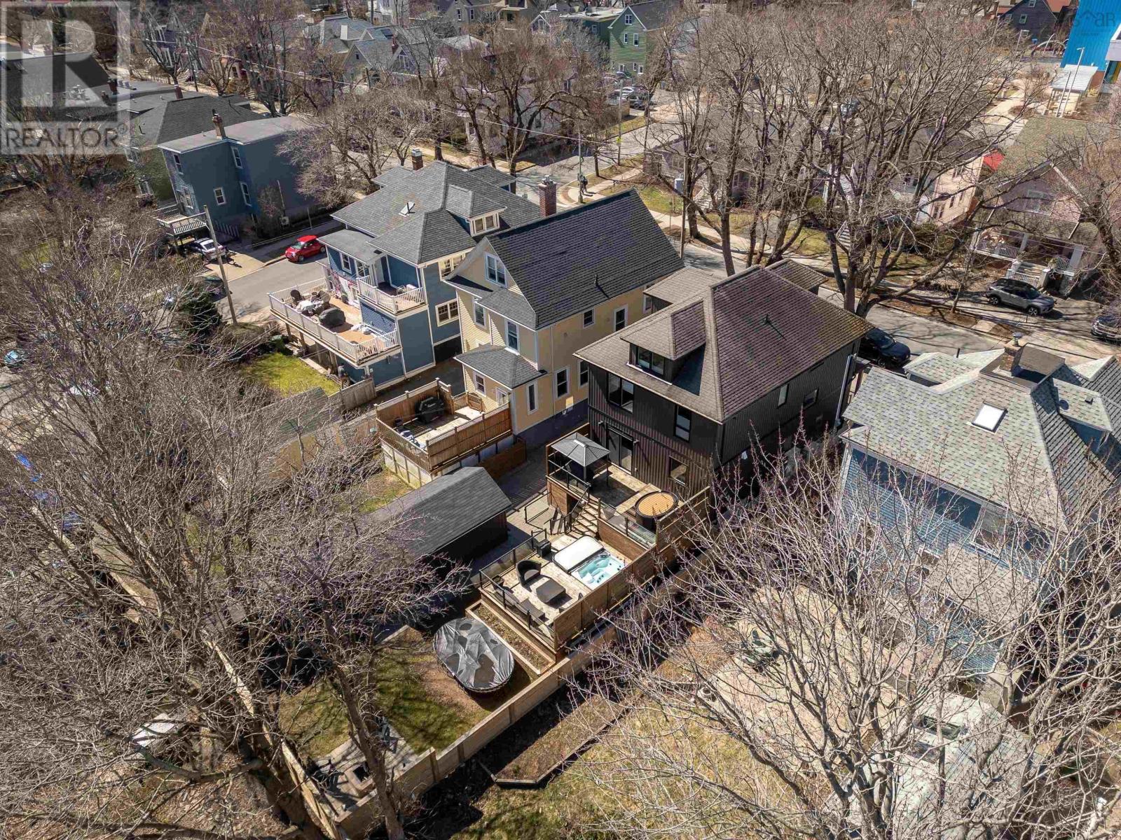 Property 2 of 48 of 1629 Vernon Street