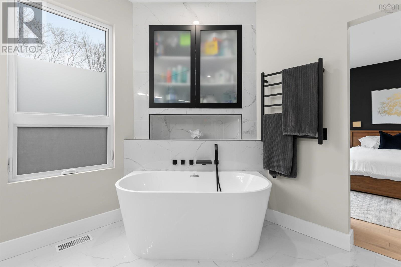 Property 21 of 48 of 1629 Vernon Street