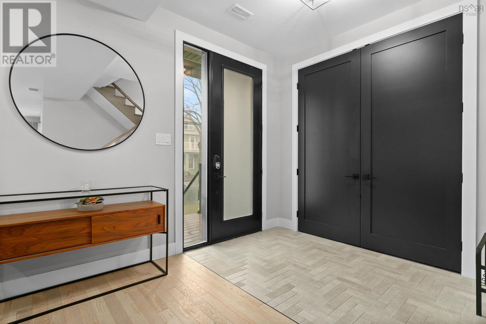 Property 3 of 48 of 1629 Vernon Street