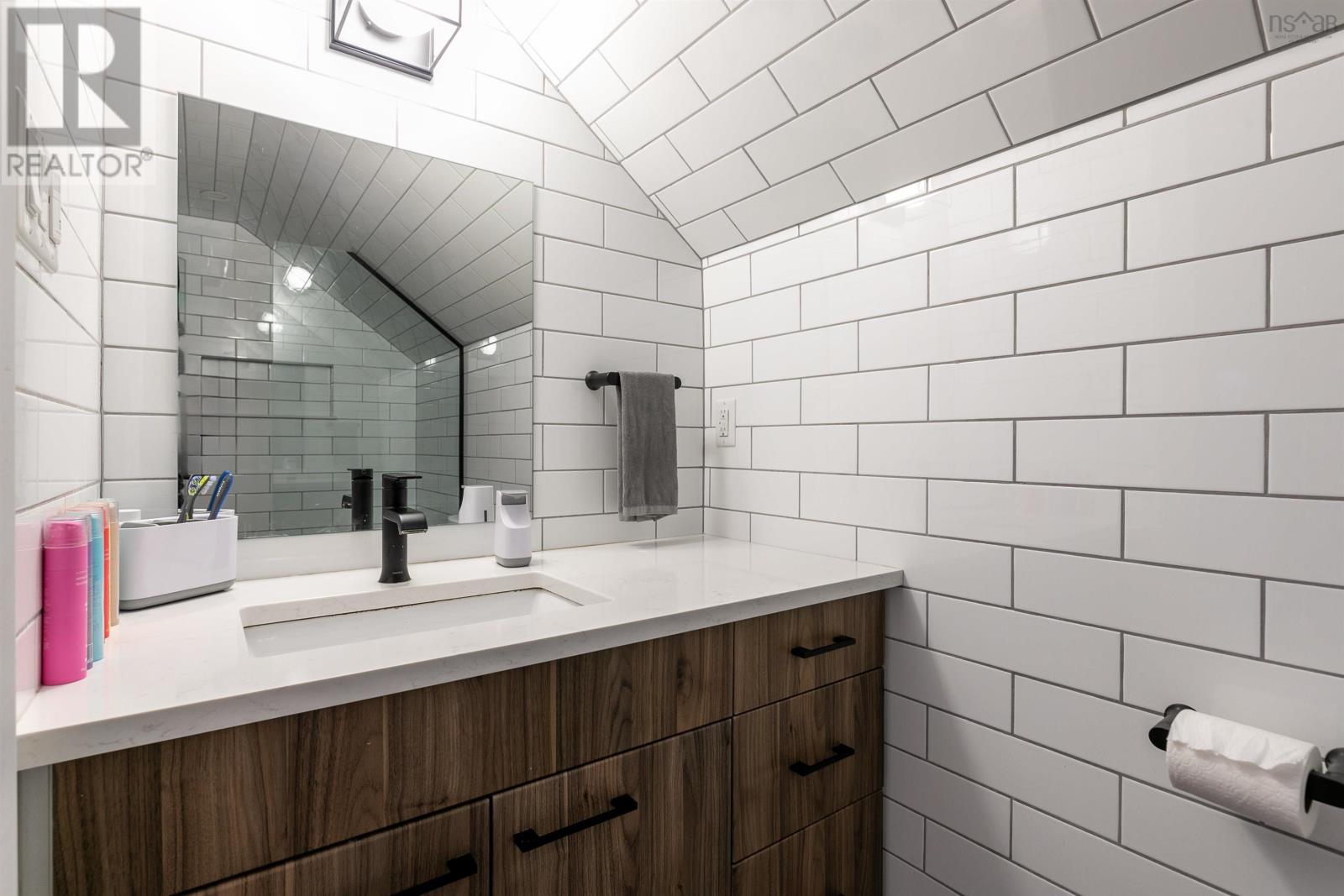 Property 30 of 48 of 1629 Vernon Street