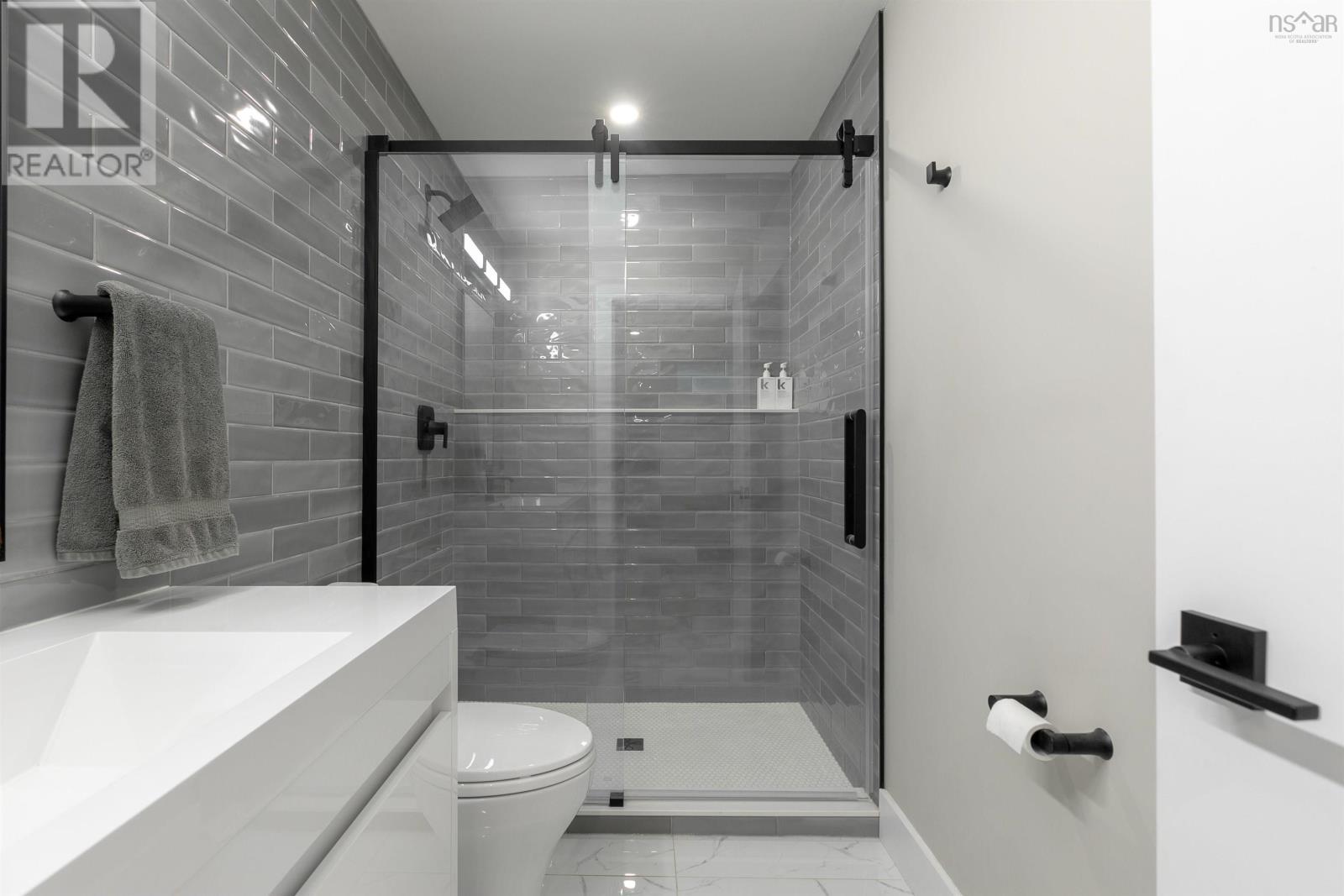 Property 33 of 48 of 1629 Vernon Street