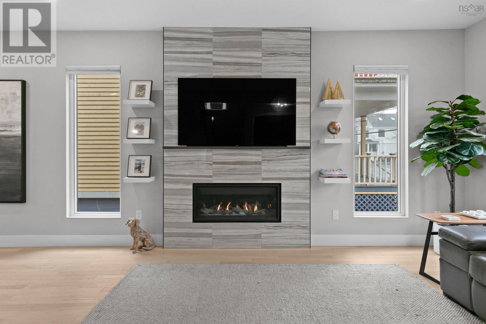 Property 5 of 48 of 1629 Vernon Street