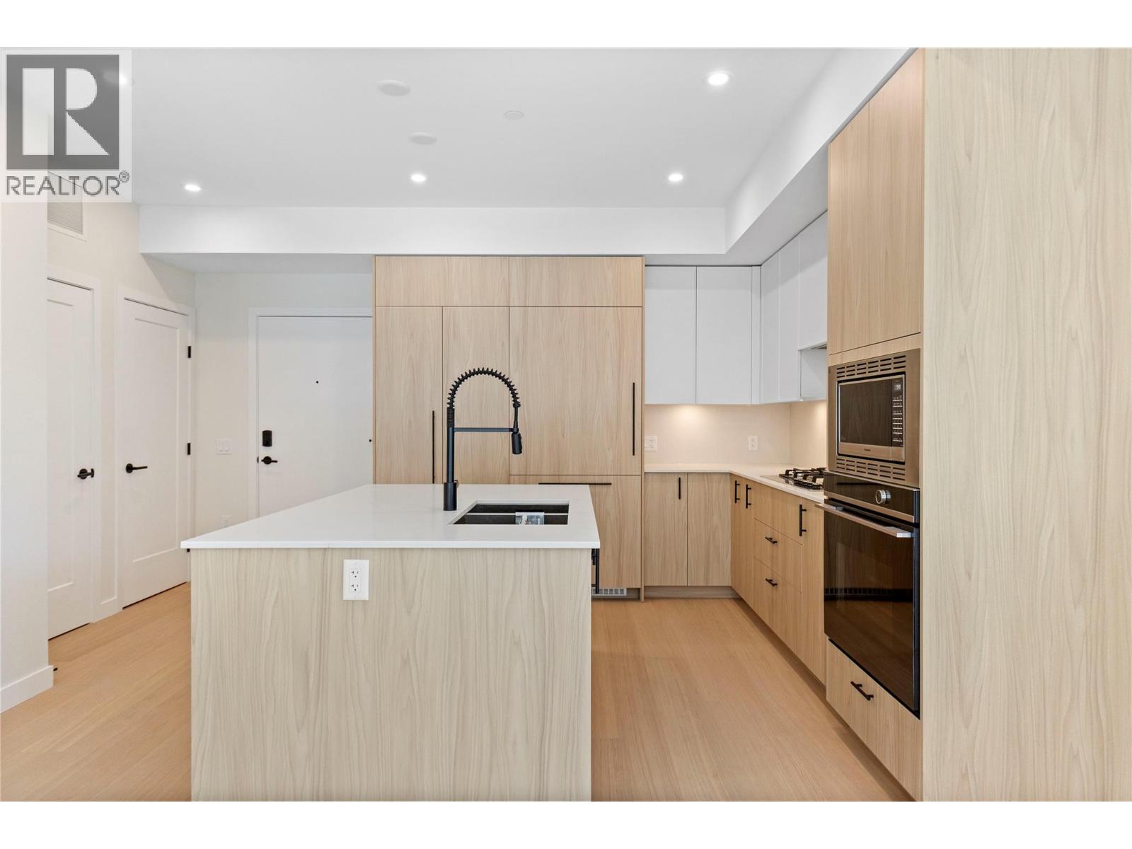 501 9652 Benchland Drive, Lake Country