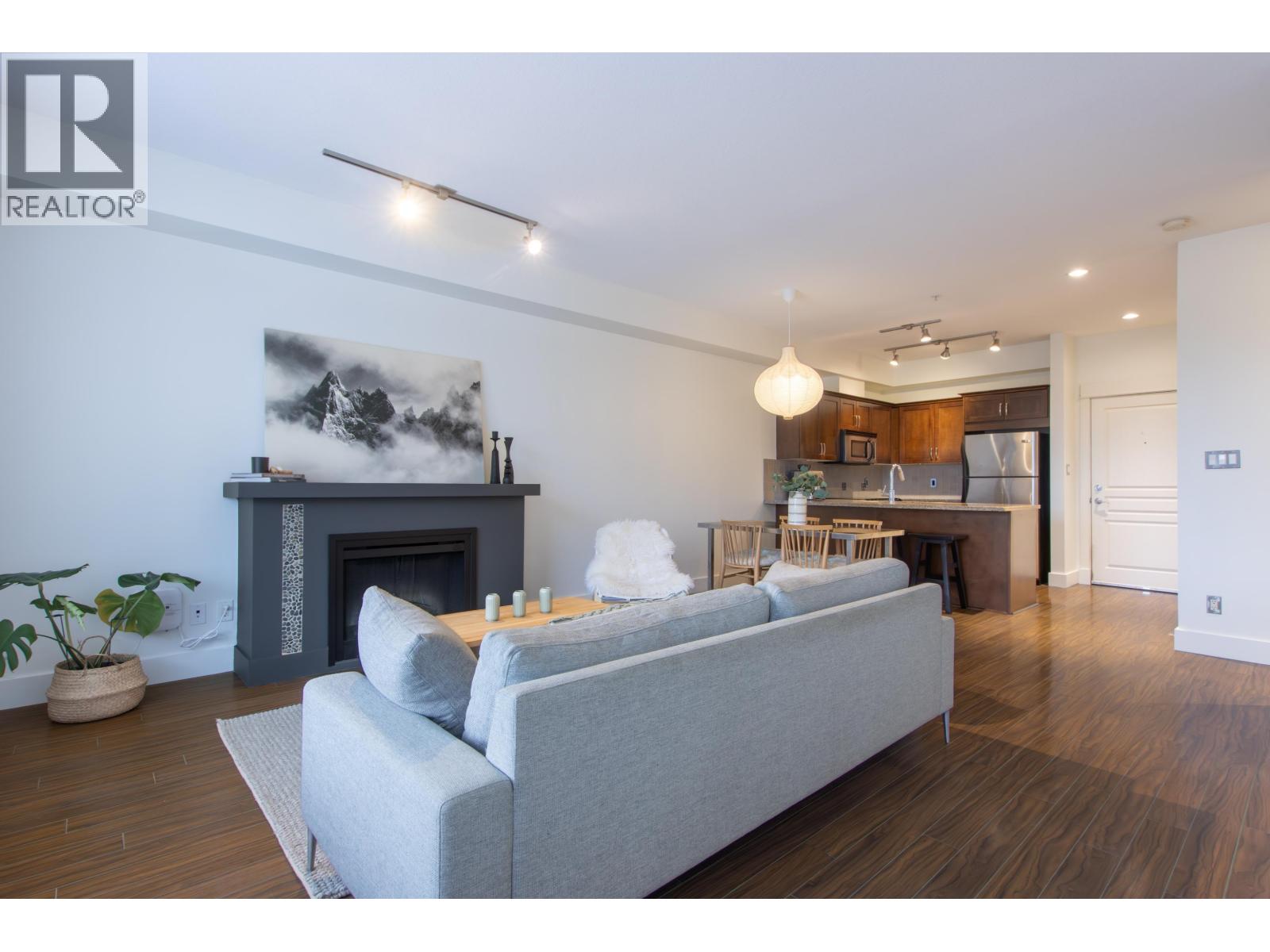 303 1336 MAIN STREET, Squamish