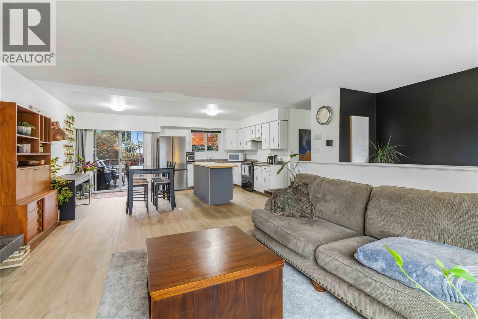  4370 Elnido Crescent, Saanich