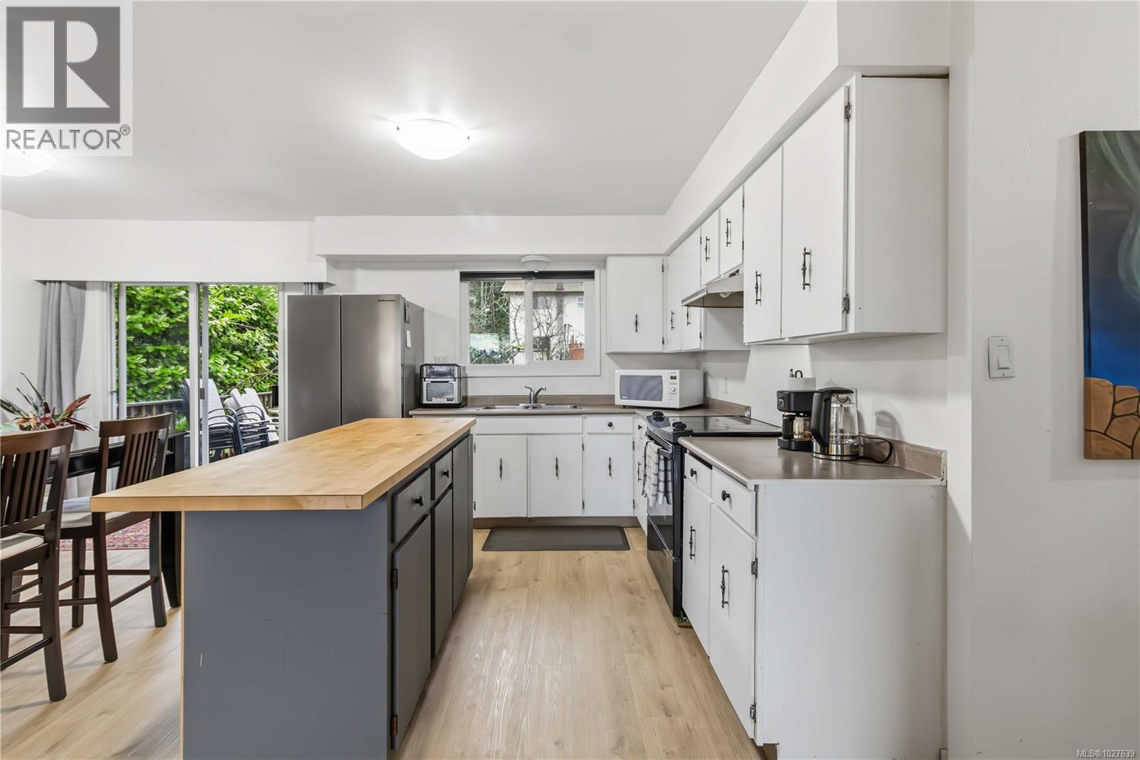  4370 Elnido Crescent, Saanich