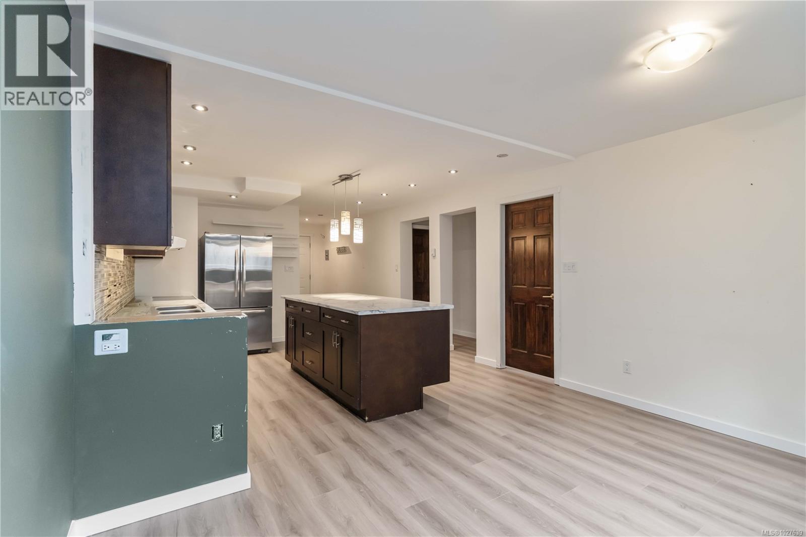  4370 Elnido Crescent, Saanich