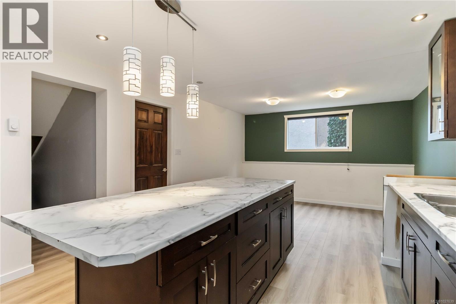  4370 Elnido Crescent, Saanich