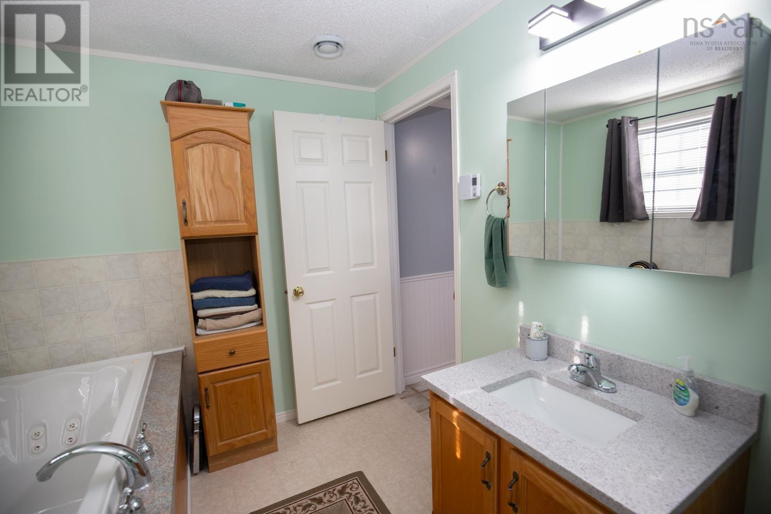 Property 32 of 48 of 33 DRESDEN Way