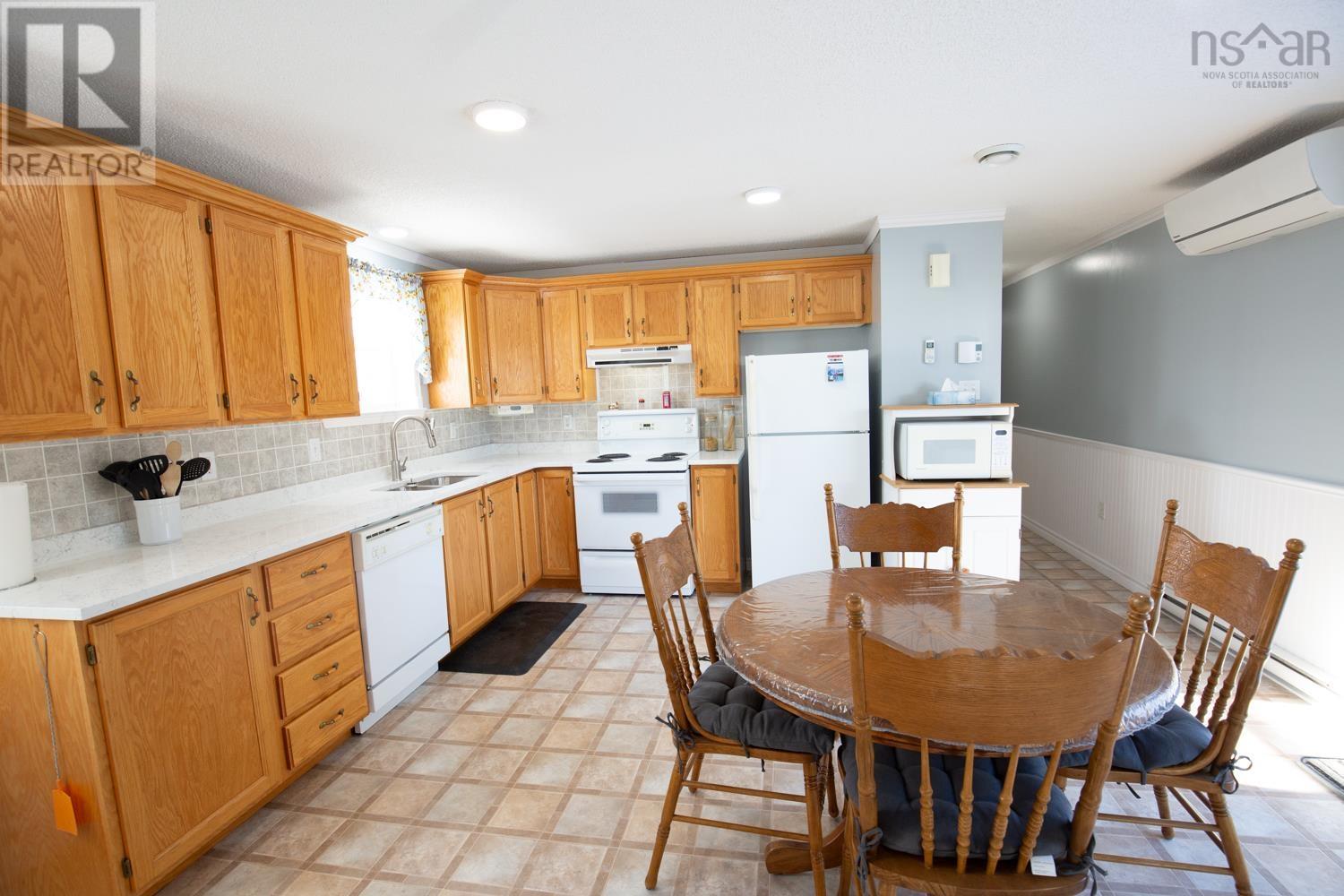 Property 17 of 48 of 33 DRESDEN Way