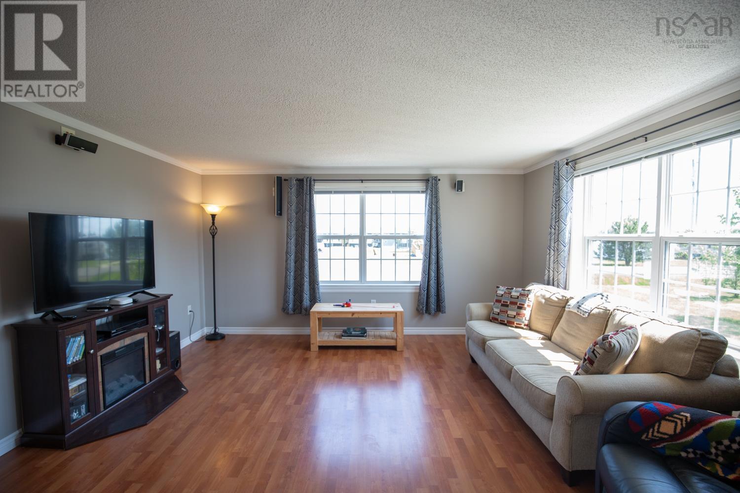 Property 10 of 48 of 33 DRESDEN Way