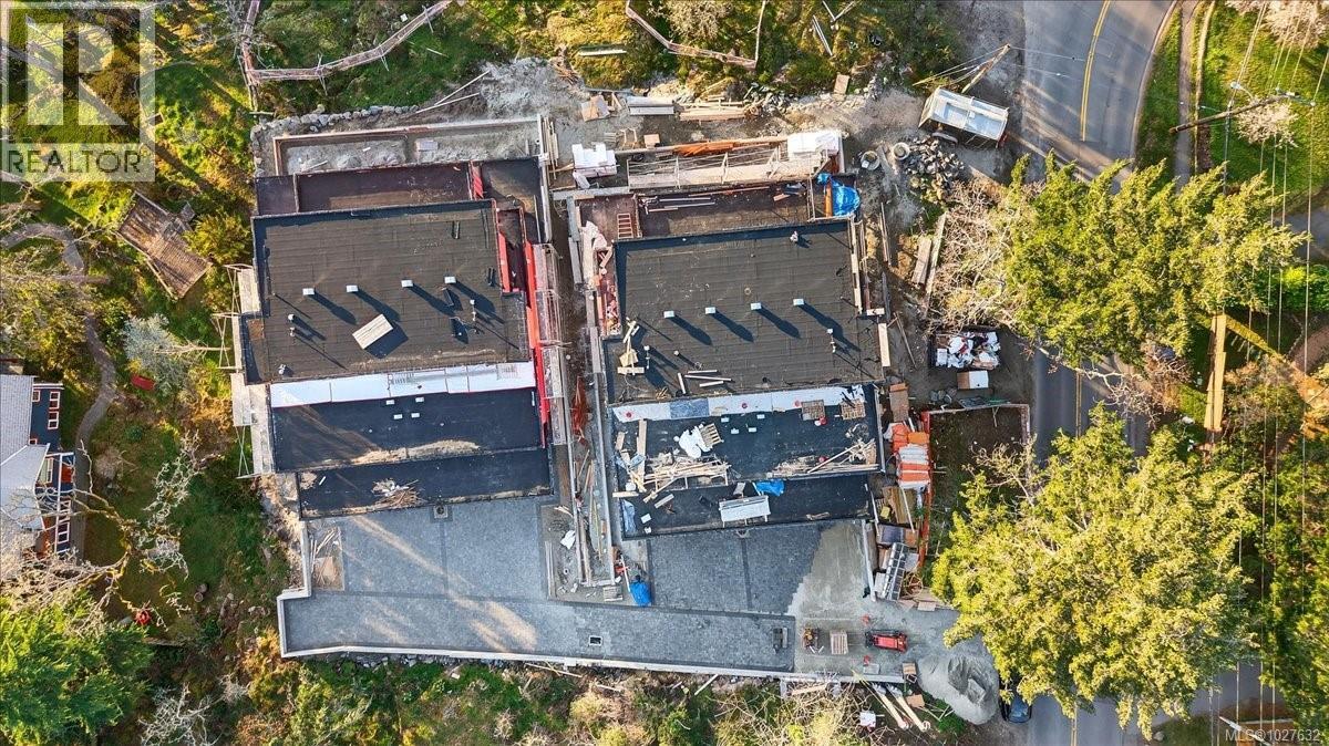 2 2737 Tudor Avenue, Saanich