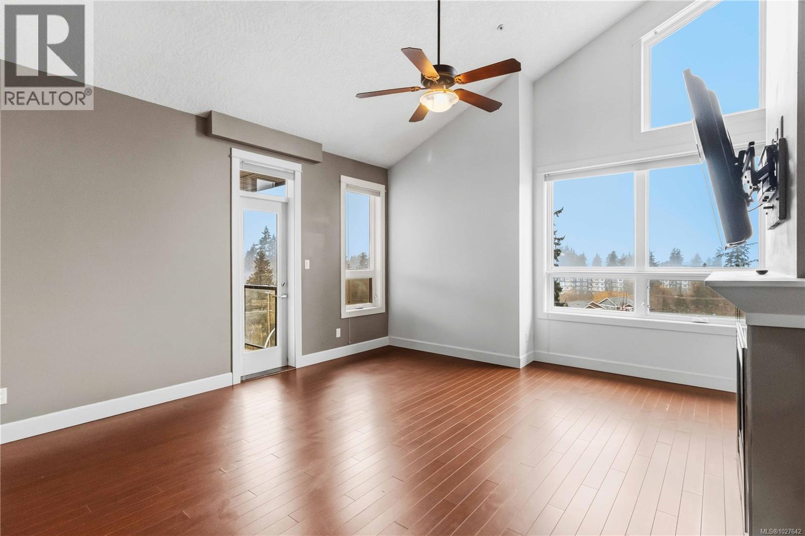 #309 3210 JACKLIN Rd - 4