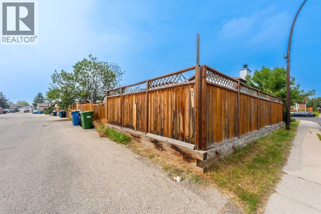 Single Family House Bi-level for Sale in  Whitehaven Road NE Whitehorn Calgary 