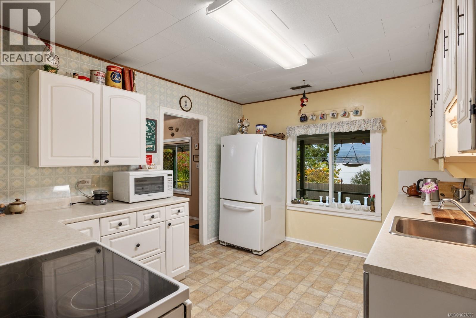 3296 Denman Rd, Denman Island