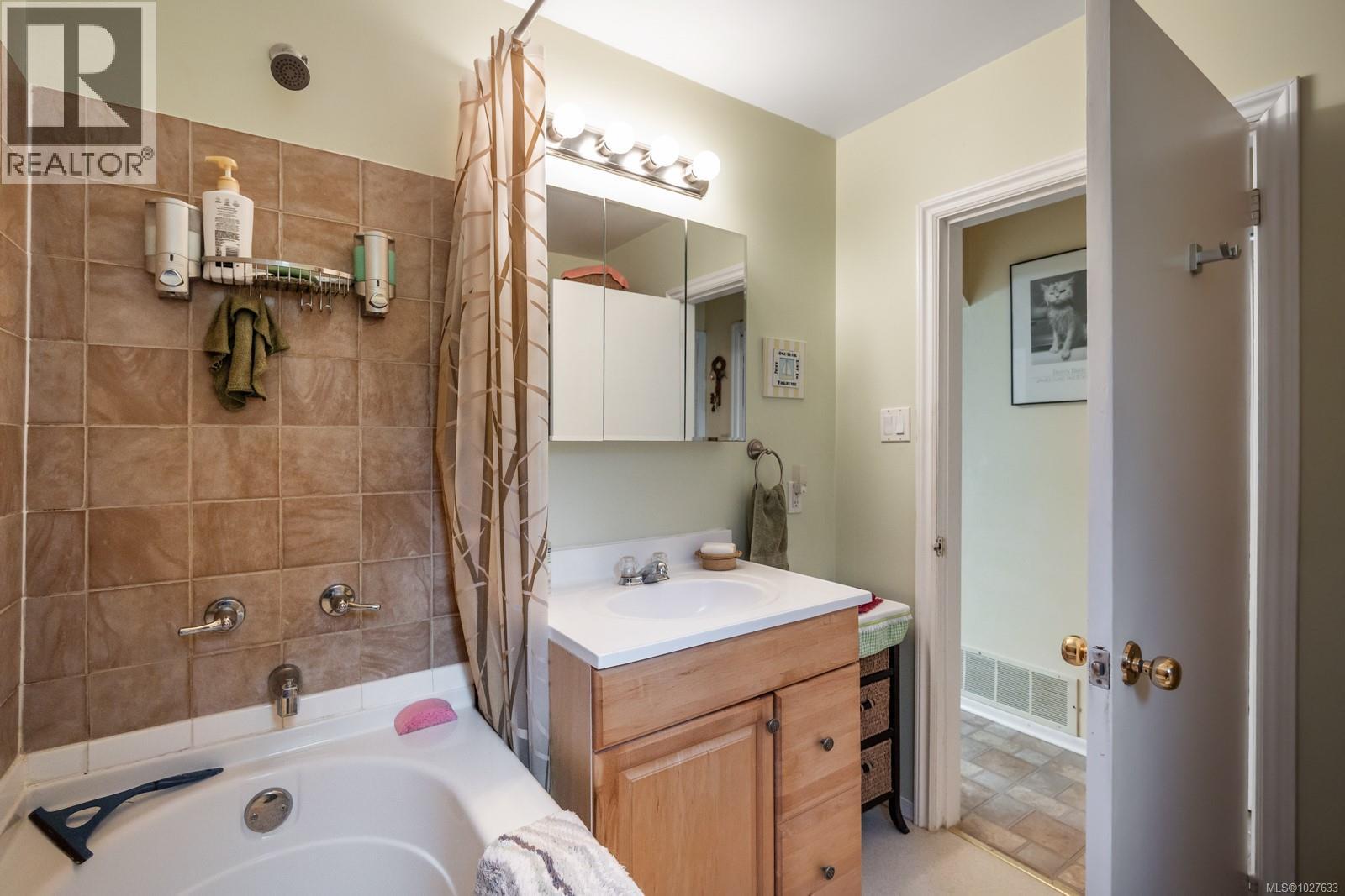 3296 Denman Rd, Denman Island