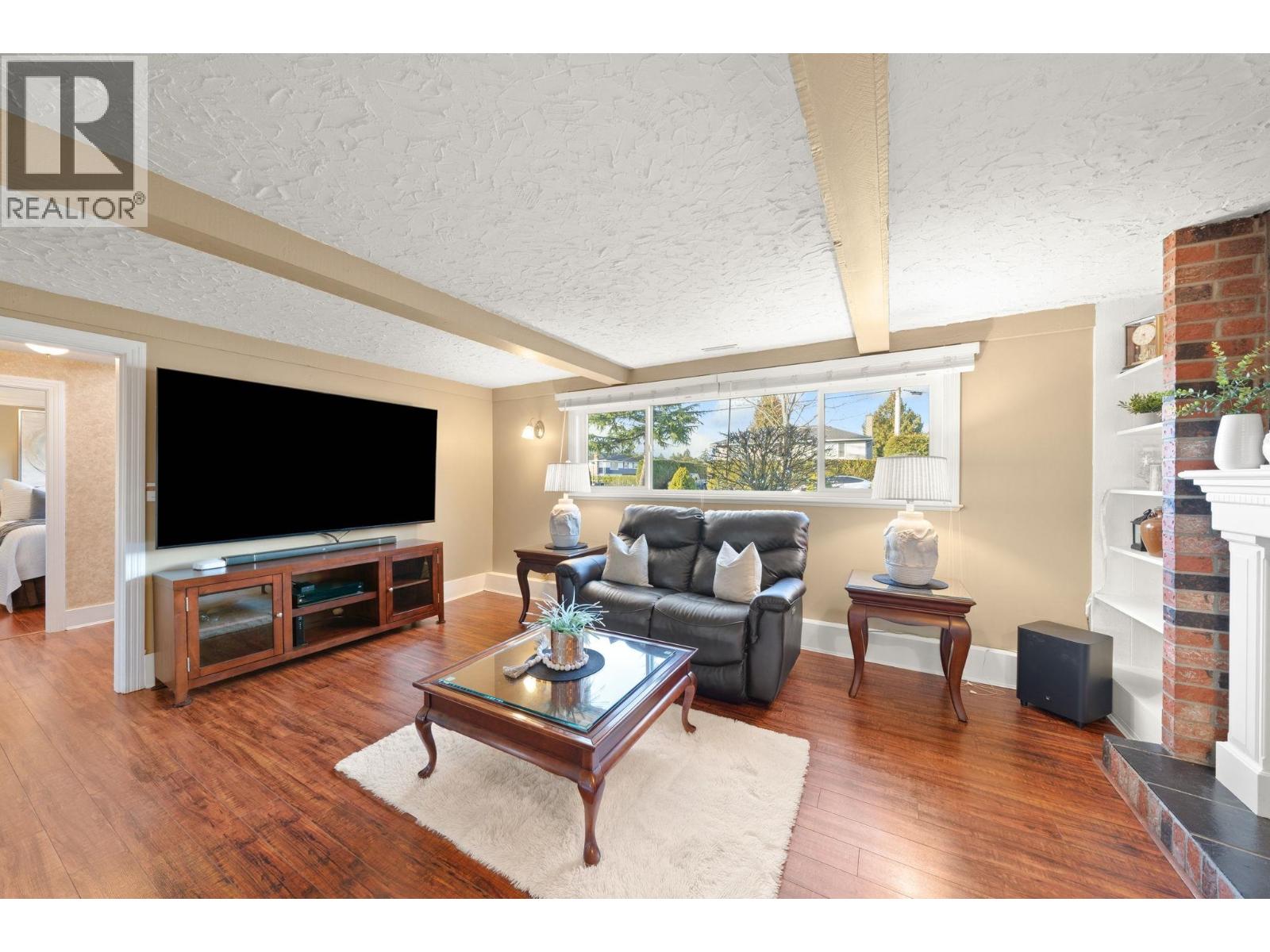 5812 48A Avenue, Delta