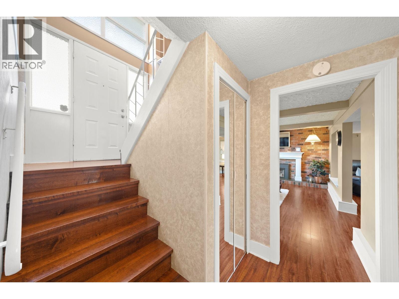 5812 48A Avenue, Delta