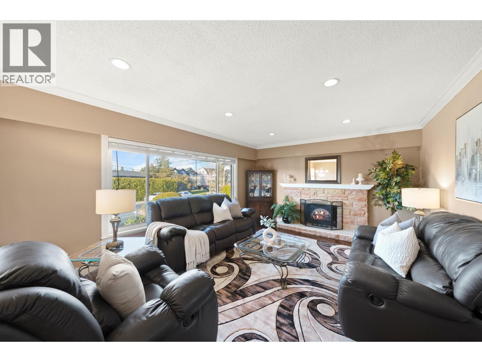 5812 48A Avenue, Delta