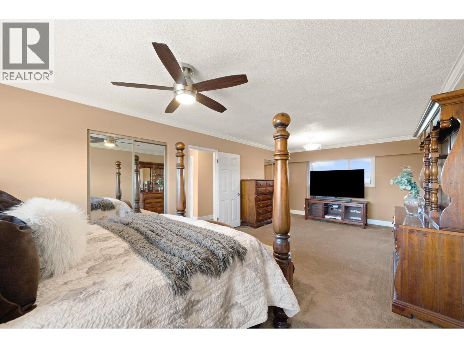 5812 48A Avenue, Delta